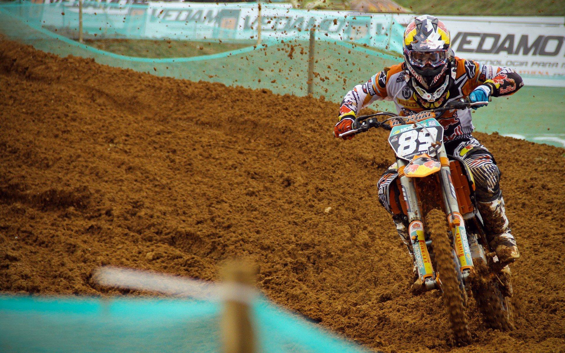 德甲新星争夺战！图片报曝汉诺威96瞄准拜仁后卫布赫曼 夏窗或成关键引援