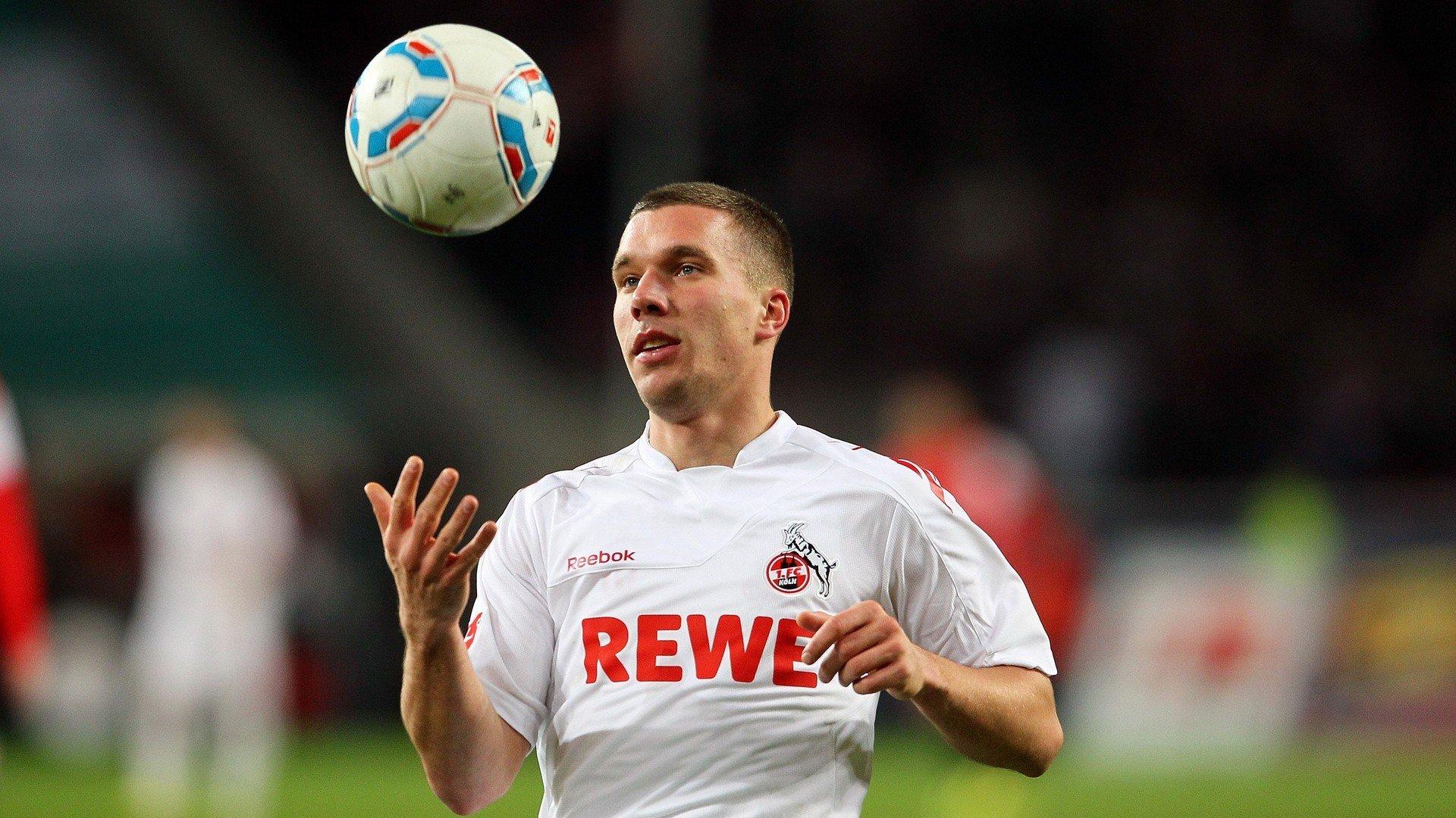 哈维时代首冠！巴萨全面碾压皇马，西超杯称王